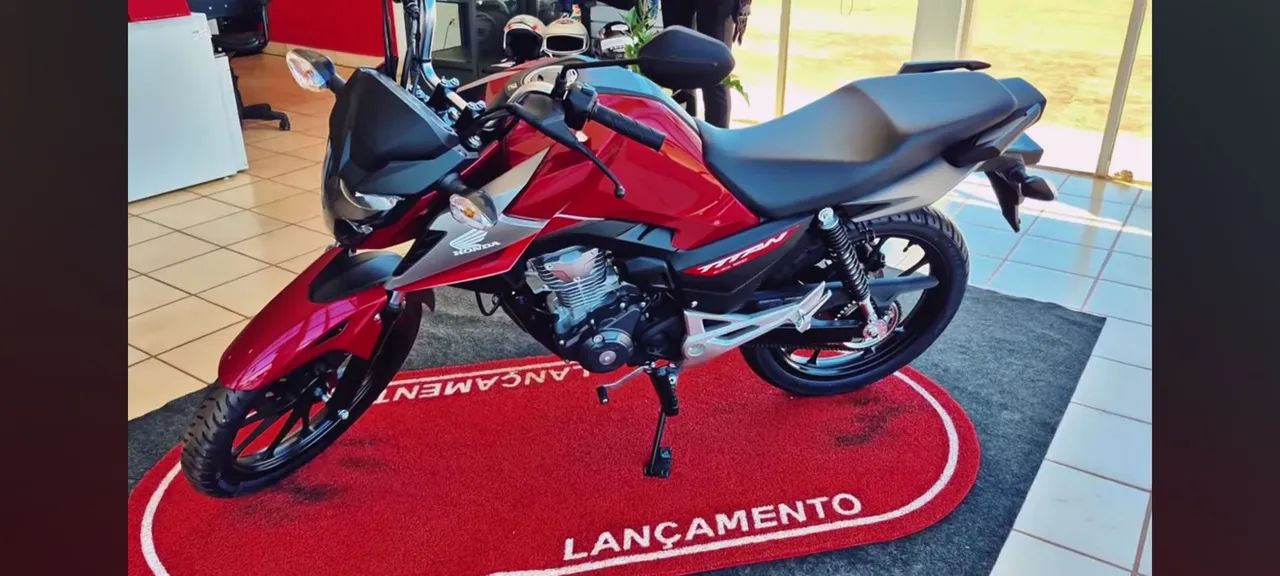 Vende se essa moto com 11 mil km 