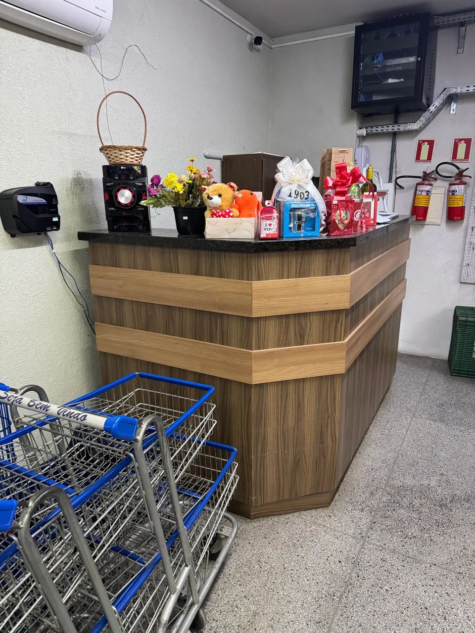 BALCÃO CAIXA CENTRAL 