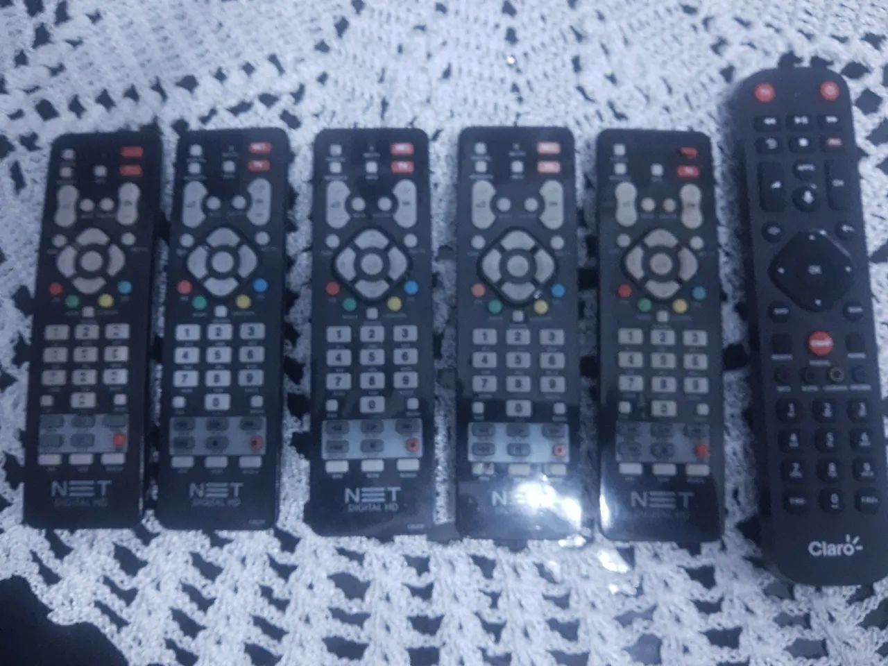 Vendo 6 (seis) controles da claro net - Foto 2