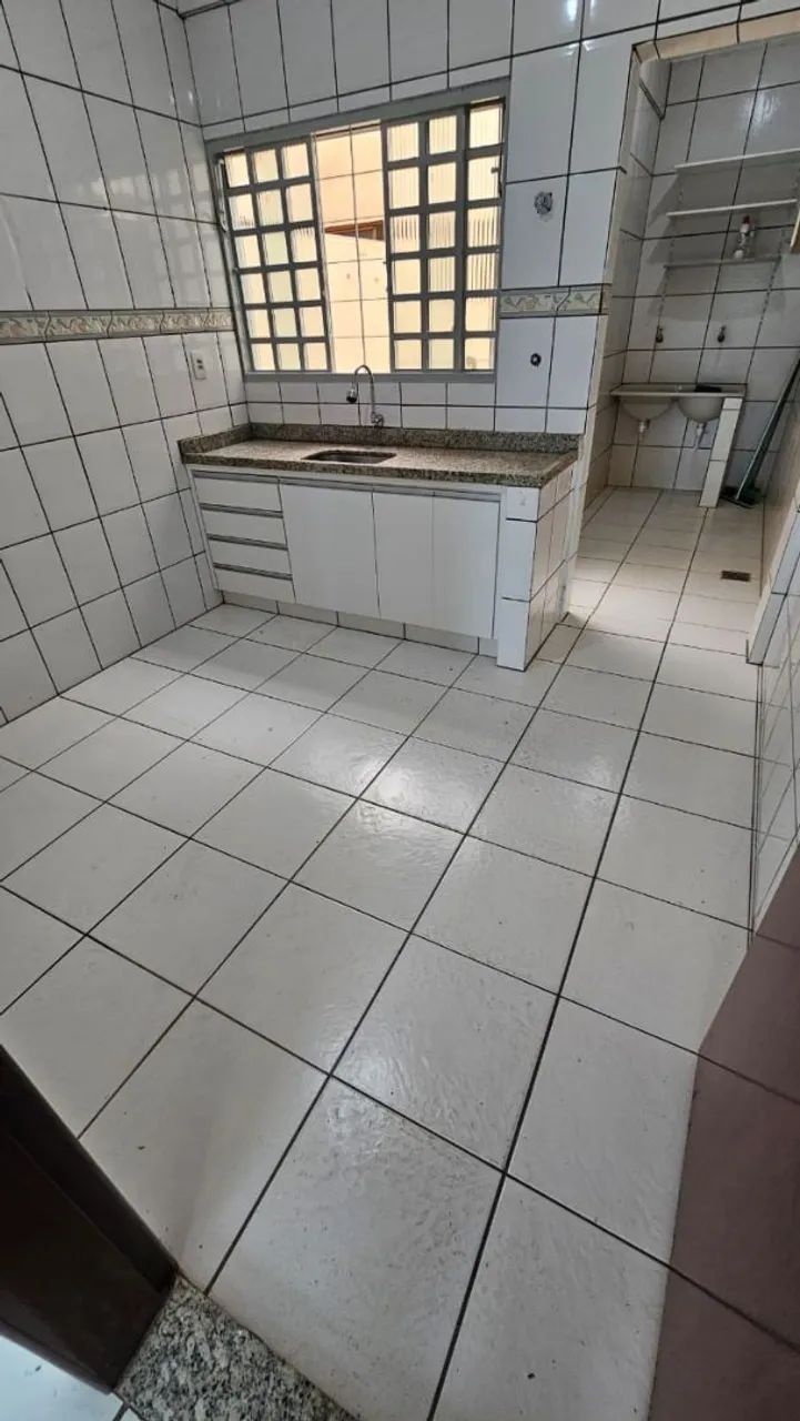 Apto três quartos no centro ao lado da jk - Foto 3