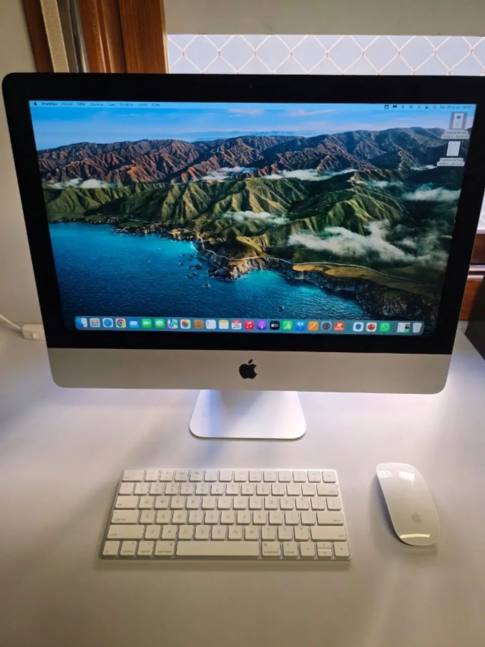 iMac Apple 21,5? 2017 i5 8GB 256GB + teclado e mouse
