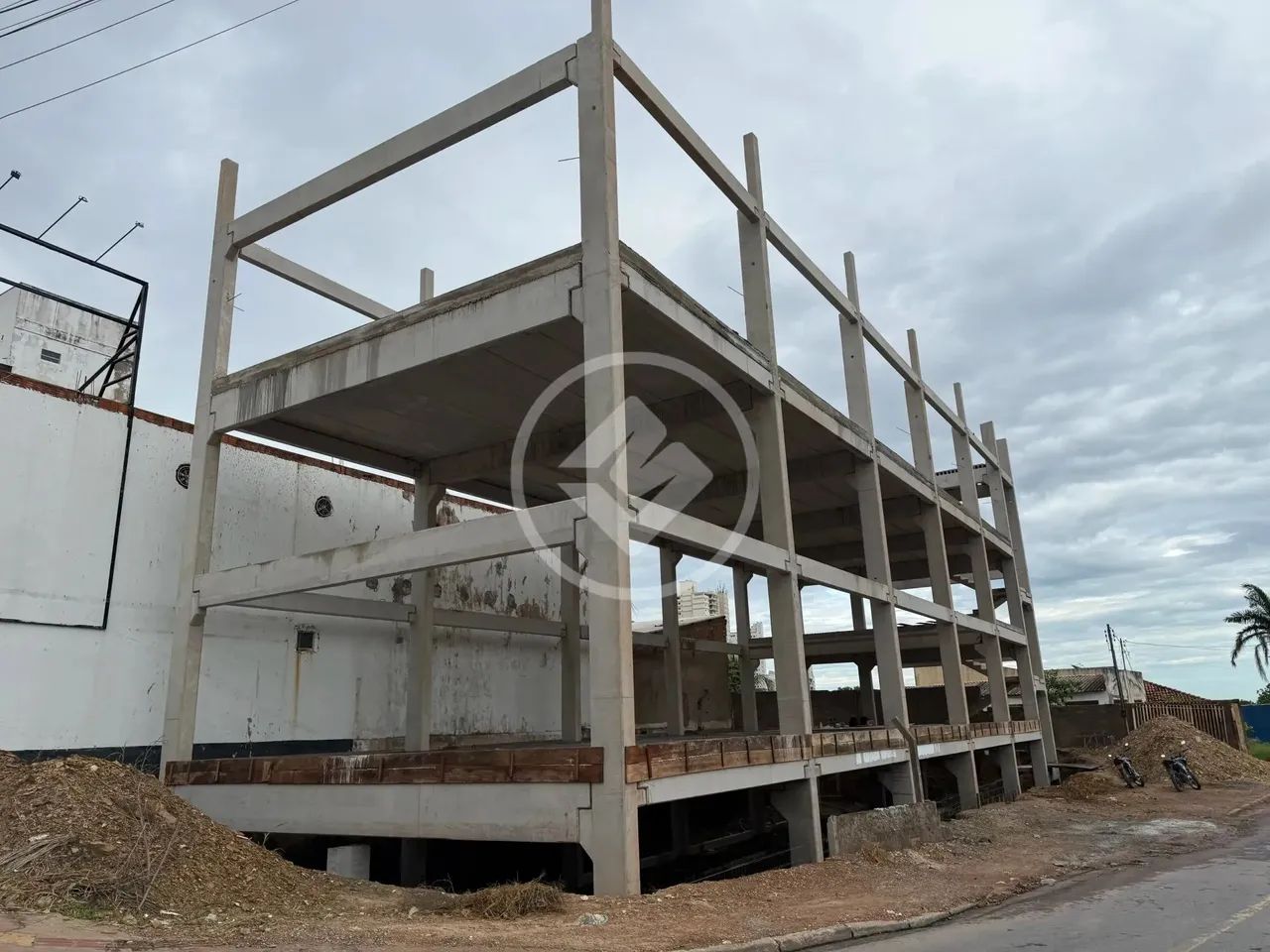 PRÉDIO COMERCIAL 700M2 AV. MIGUEL SUTIL VALOR R$40.000,00 codigo: 273054 - Foto 3