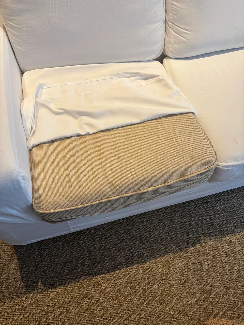 Sofa de tres lugares - Foto 2