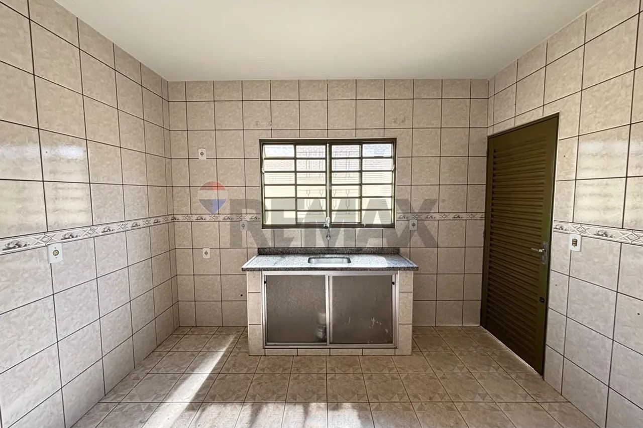 Casa geminada sendo dois quartos