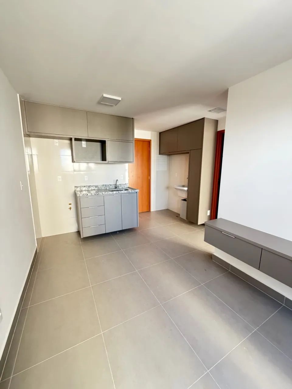 ALUGA-SE APARTAMENTO DE 1 QUARTO - CONDOMÍNIO SPLENDIDO