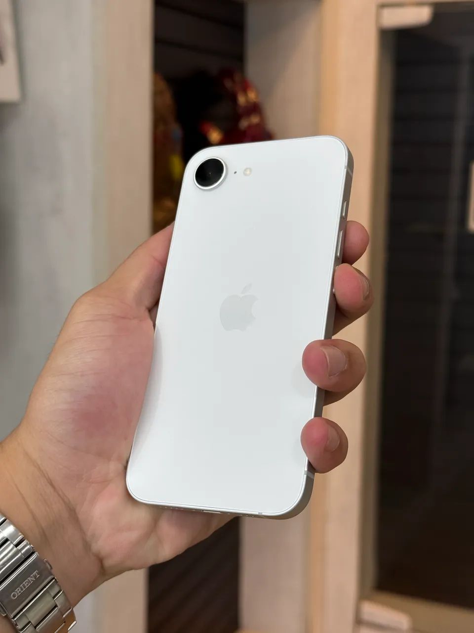 Iphone 16e 128 branco - Bateria 100 % garantia Apple 
