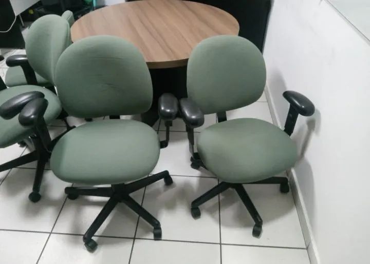 Mesa com as Cadeiras - Foto 2