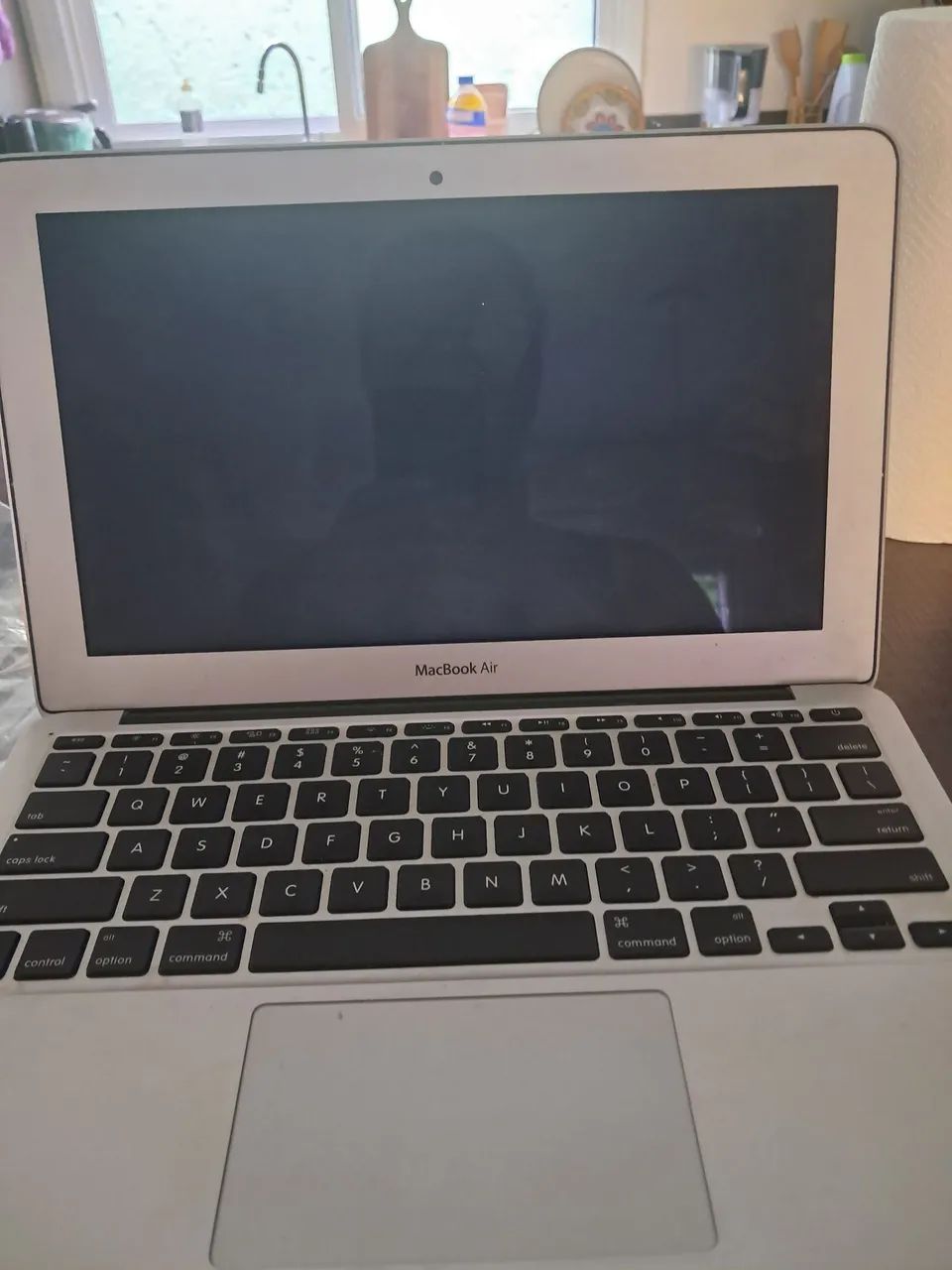 Vendo Mac book semi usado