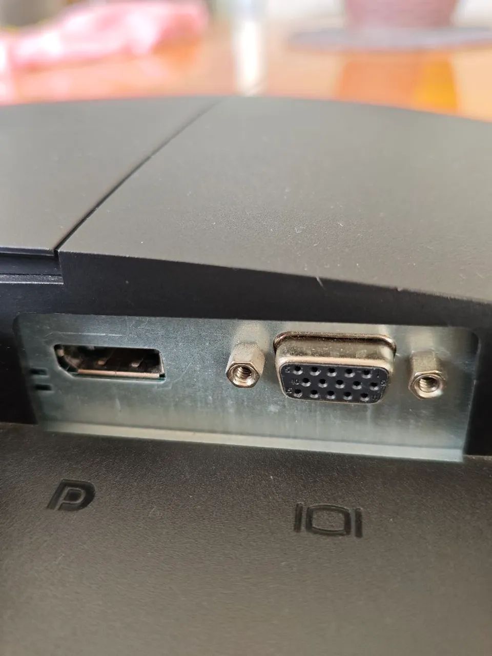 Monitor Dell 19" polegadas Display Port e VGA - Foto 4