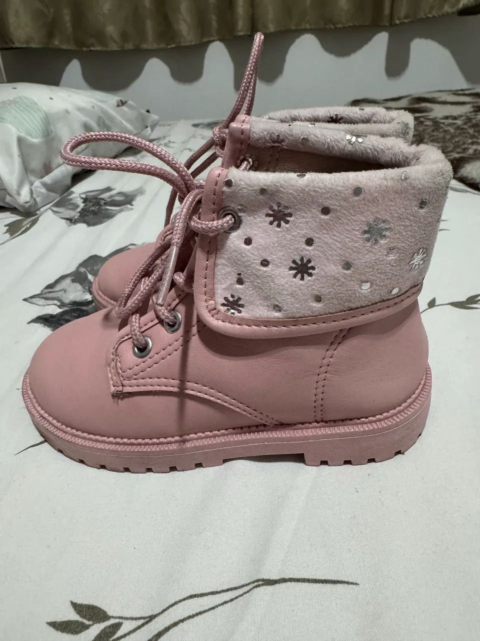 Bota coturno molekinha
