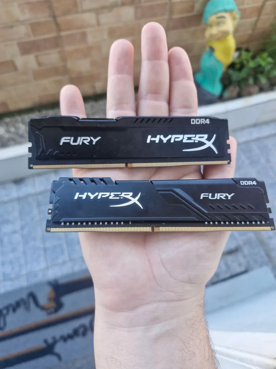 VENDO KIT DE MEMORIA RAM DDR4 HYPER FURY 2X8 