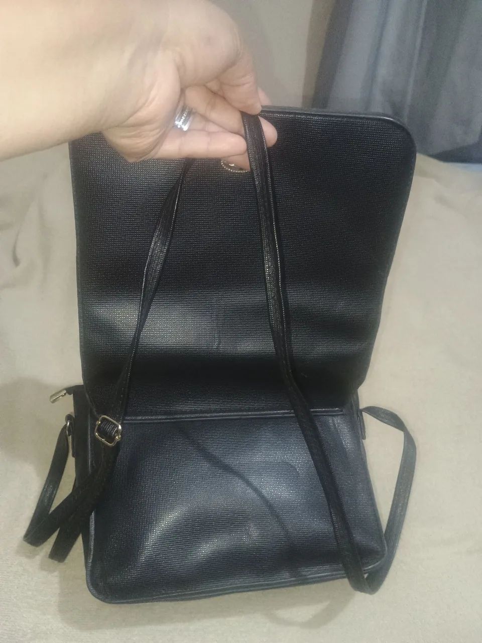 Bolsa tiracolo em bom estado preço pra vender logo  - Foto 2