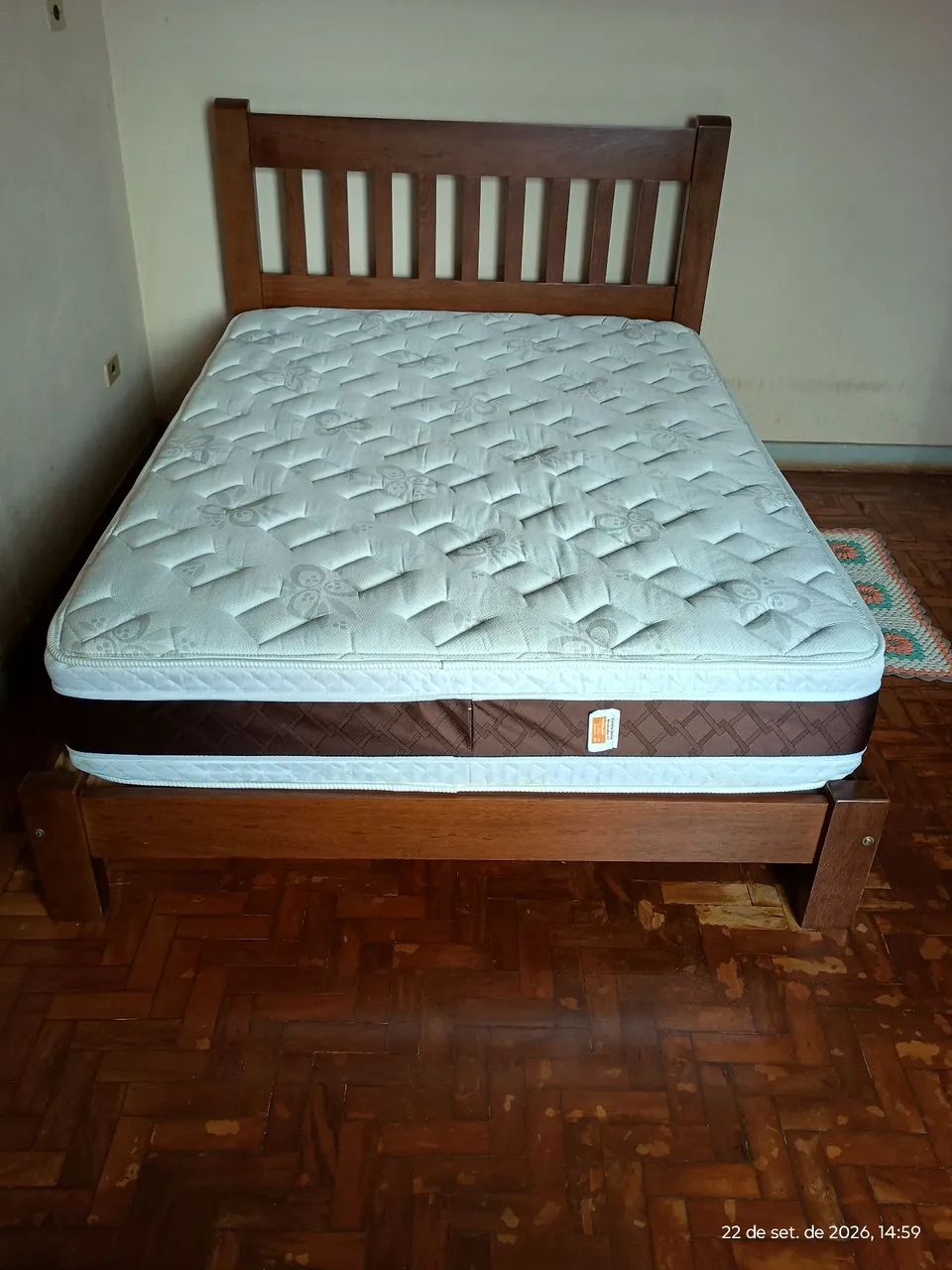 Vendo cama de casal + colchão de molas
