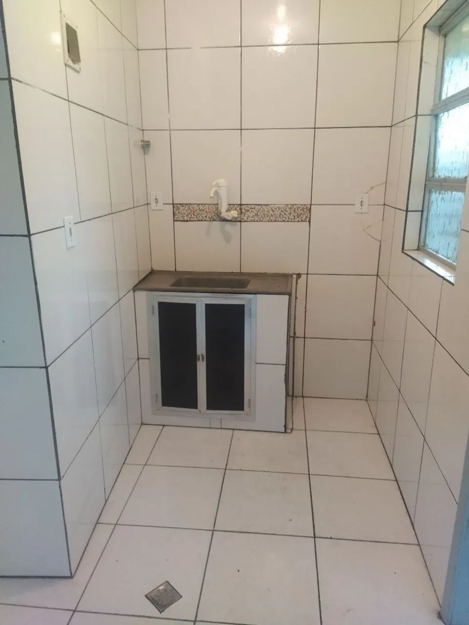 Alugo Kitinet  em Inhaúma 
