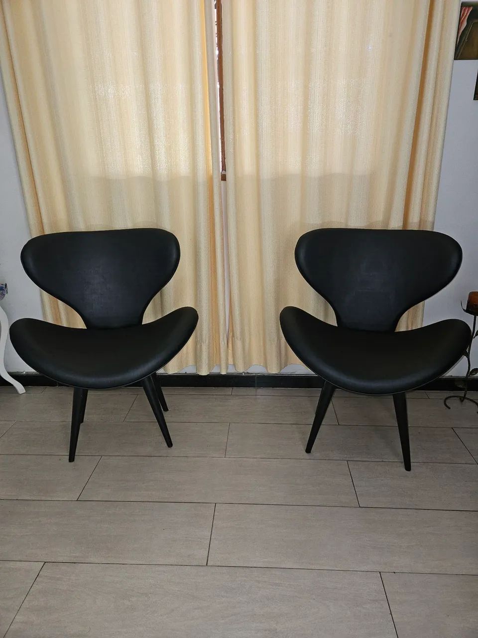 Vendo par de Poltronas Swan