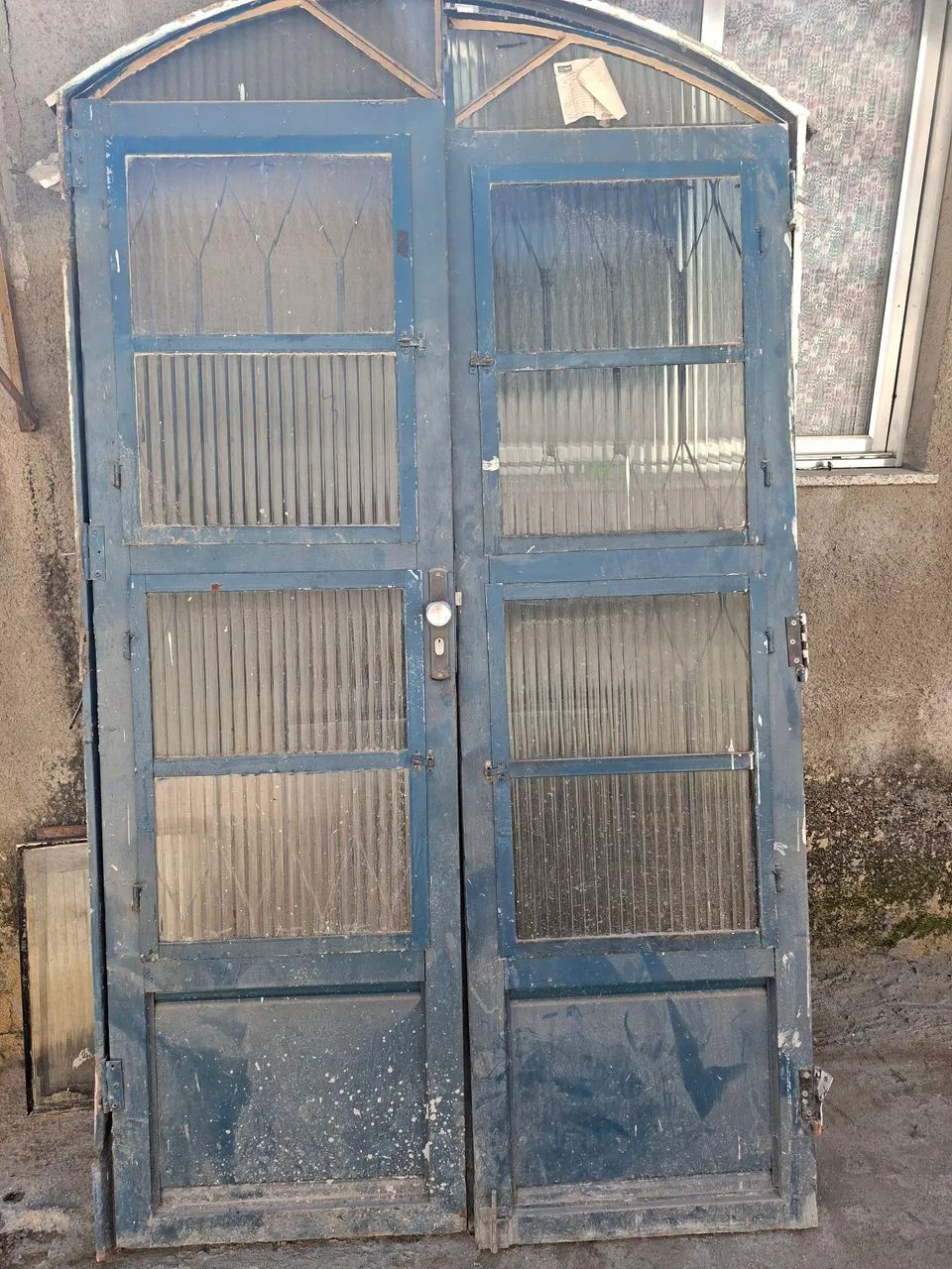 Porta e janelas de ferro