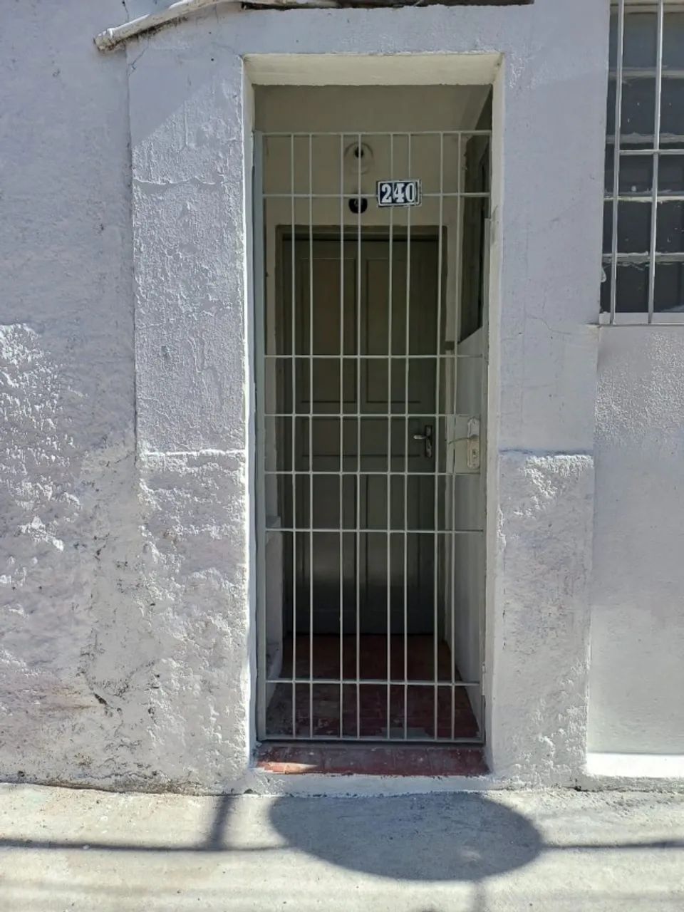 Casa aluga-se 02 cômodos trav. Av. Interlagos (fr shop)