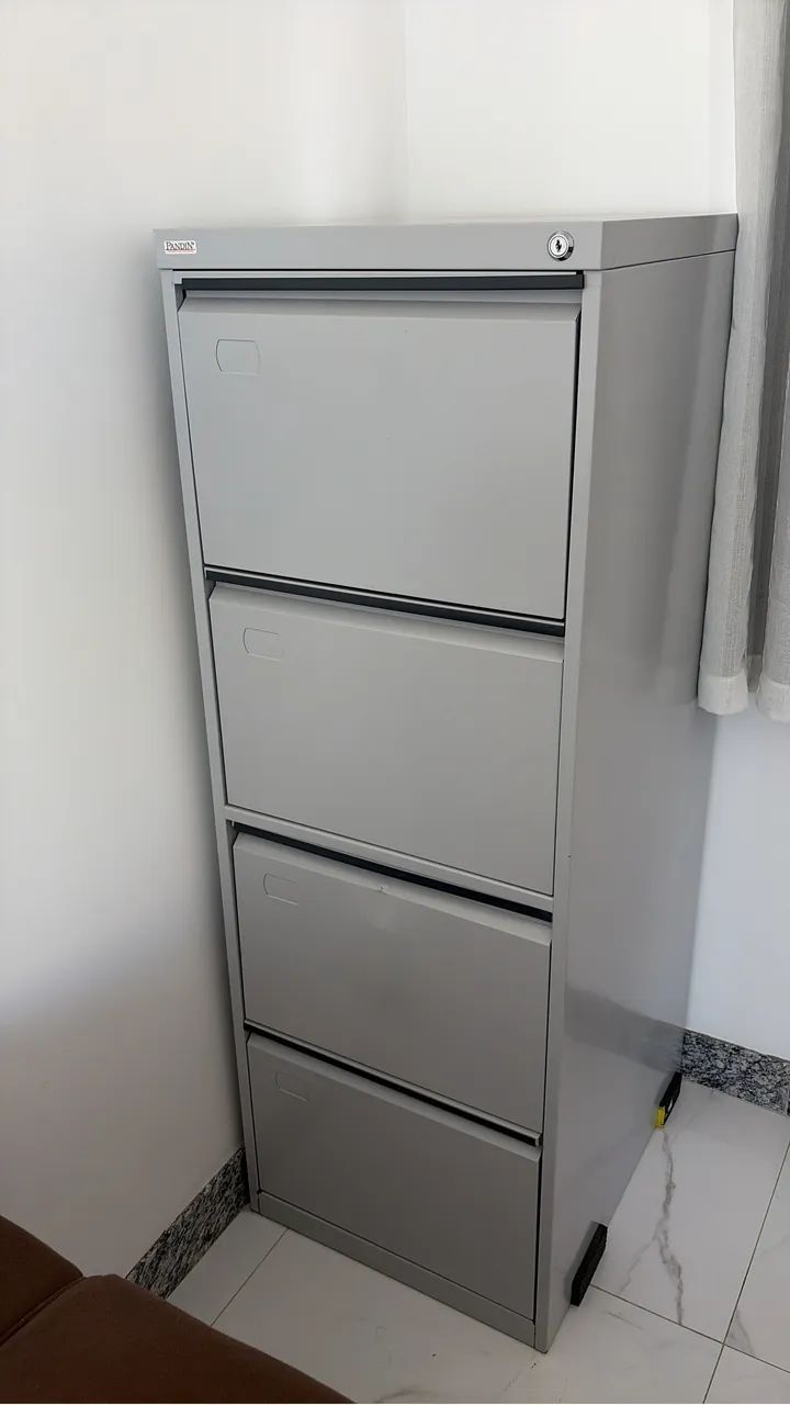 Vende se armário com 04 gavetas  - Foto 3