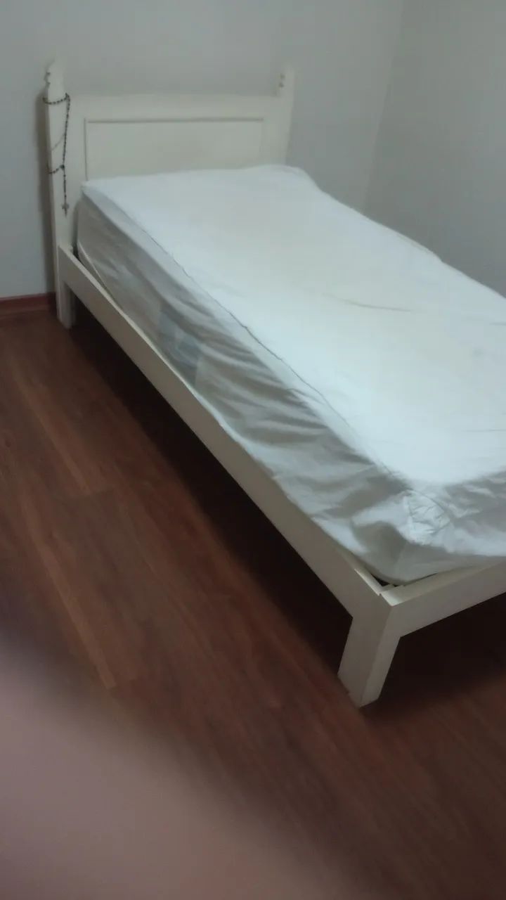 Cama de solteiro madeira maciça 