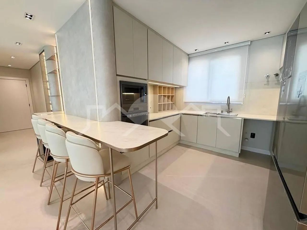 Apartamento 3 suítes América Joinville SC