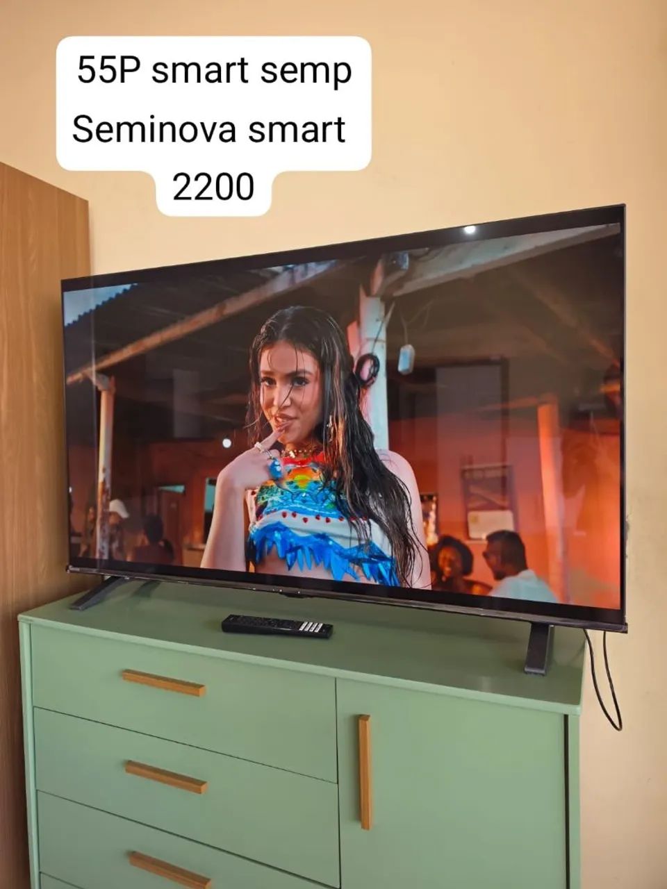 TV 55p seminova com comando de voz 