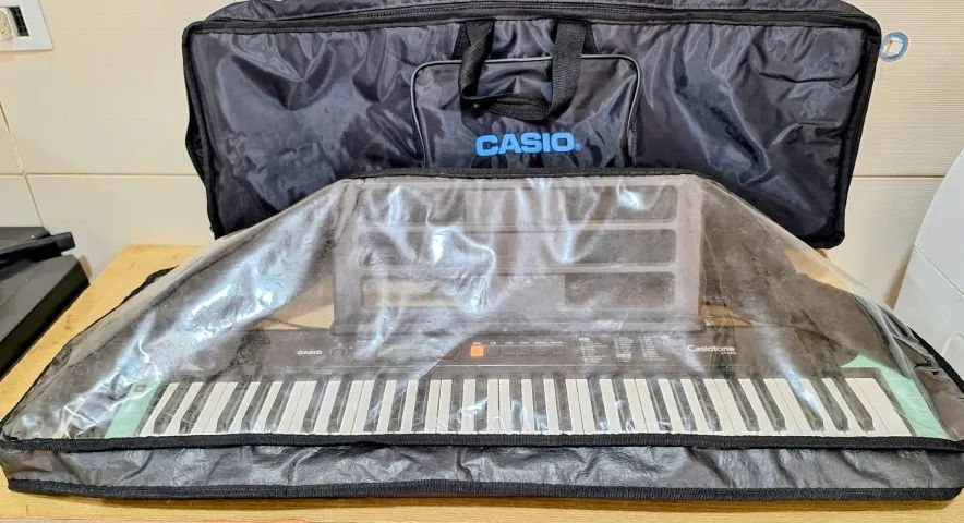 Teclado Casio Casiotone CT200 +Kit completo  - Foto 3