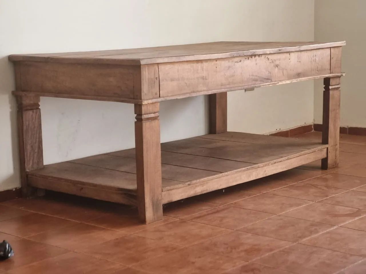 Mesa em Madeira 
