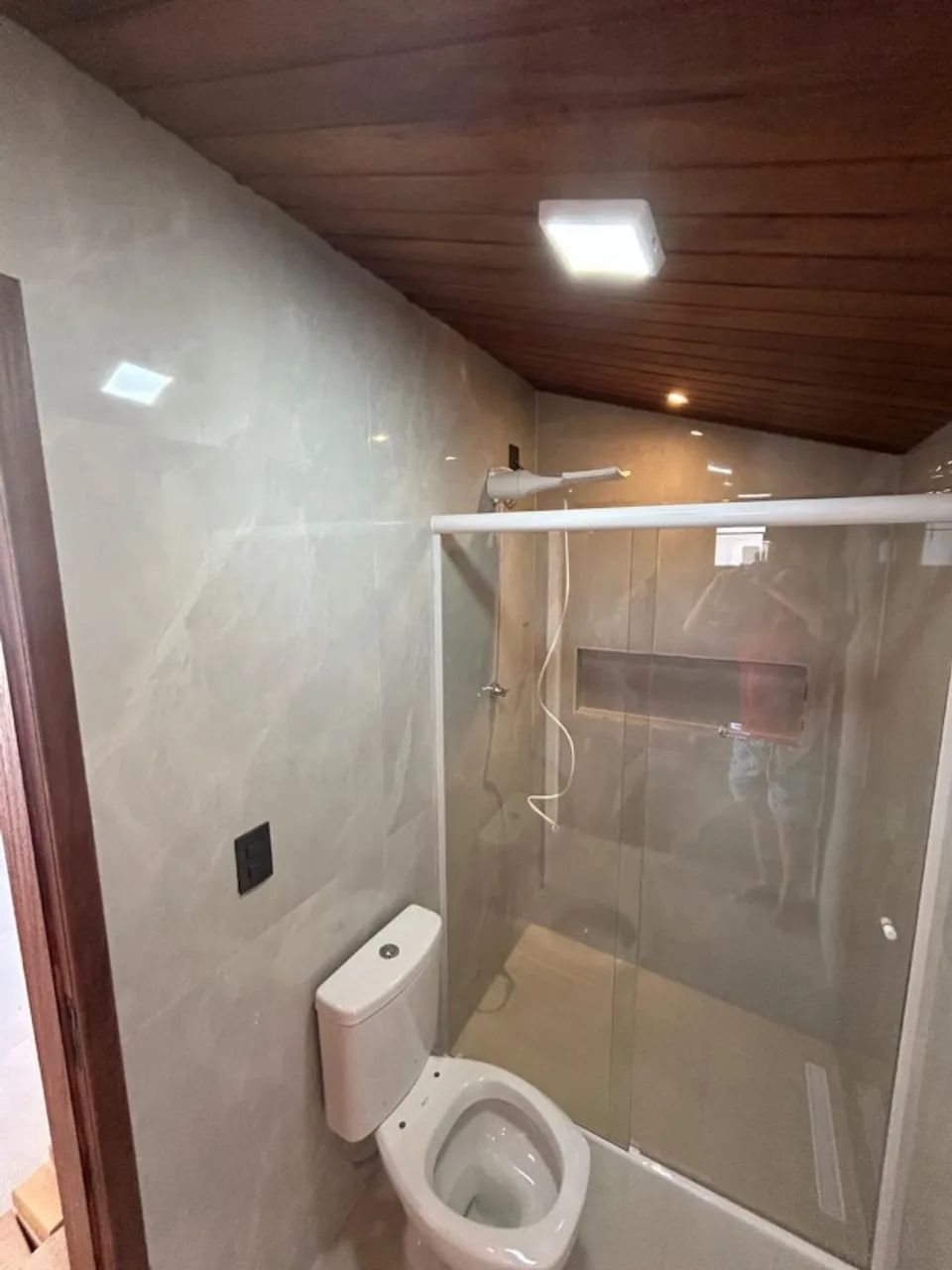 Casa para alugar, 3 quartos, 2 banheiros, amplo pátio e garagem - Foto 4
