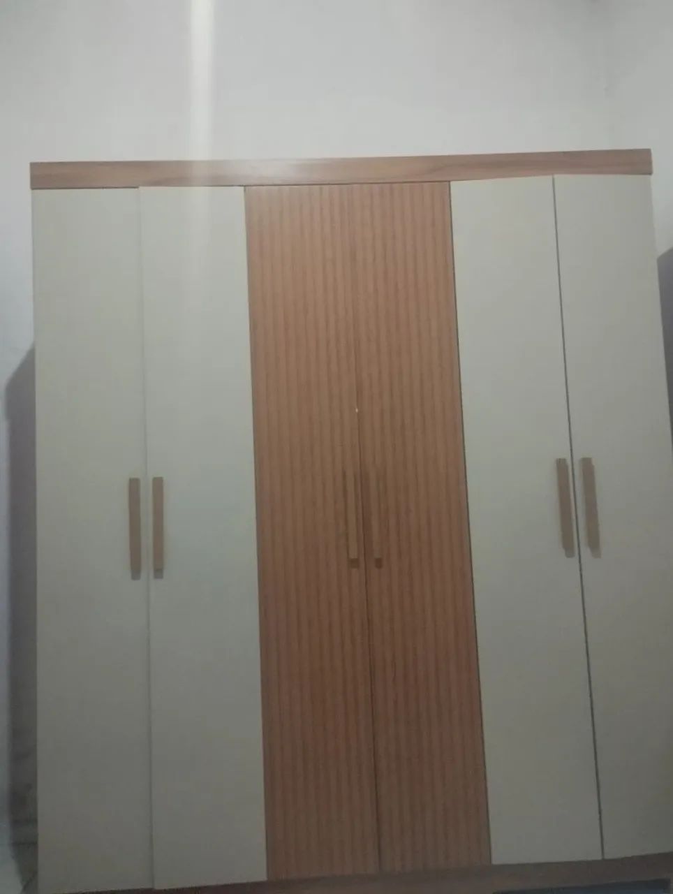 Guarda roupa e armário 