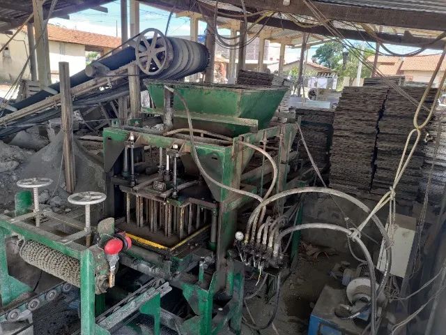 Máquina Hidráulica  de Bloco MBHD-4 com acessórios