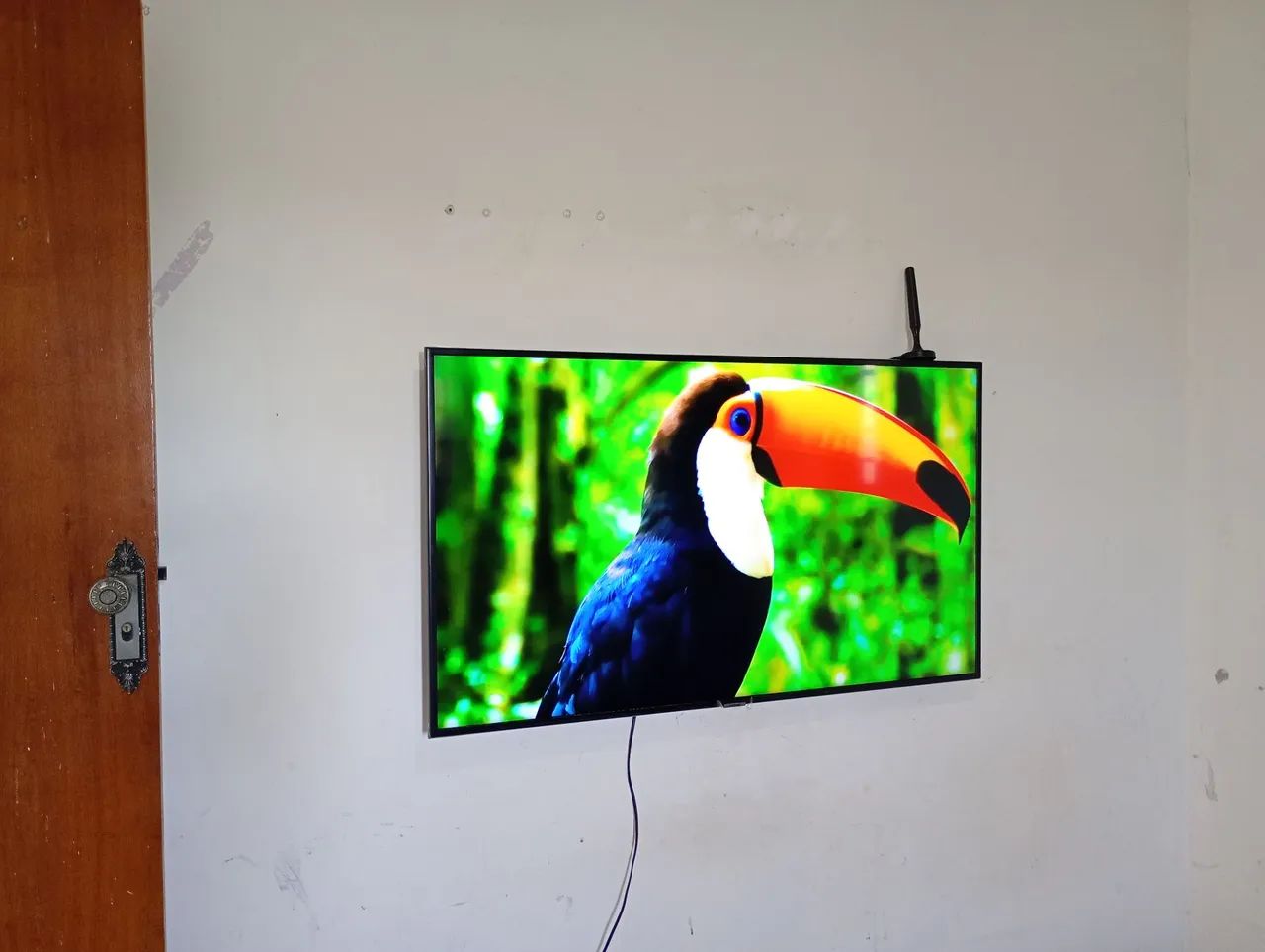 Tv smart 4k Samsung Crystal 50 polegadas tá com os plásticos novinha!