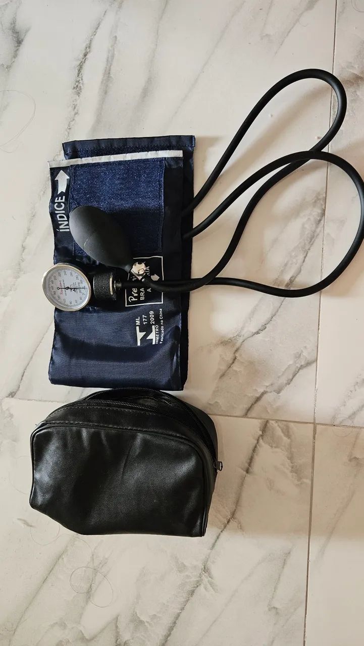 Vende-se Esfignomanômetro manual