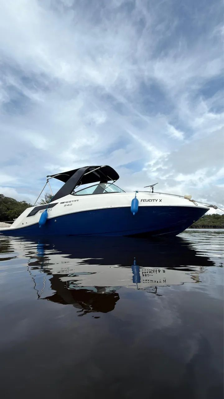 Lancha 24 pés motor 250hp 
