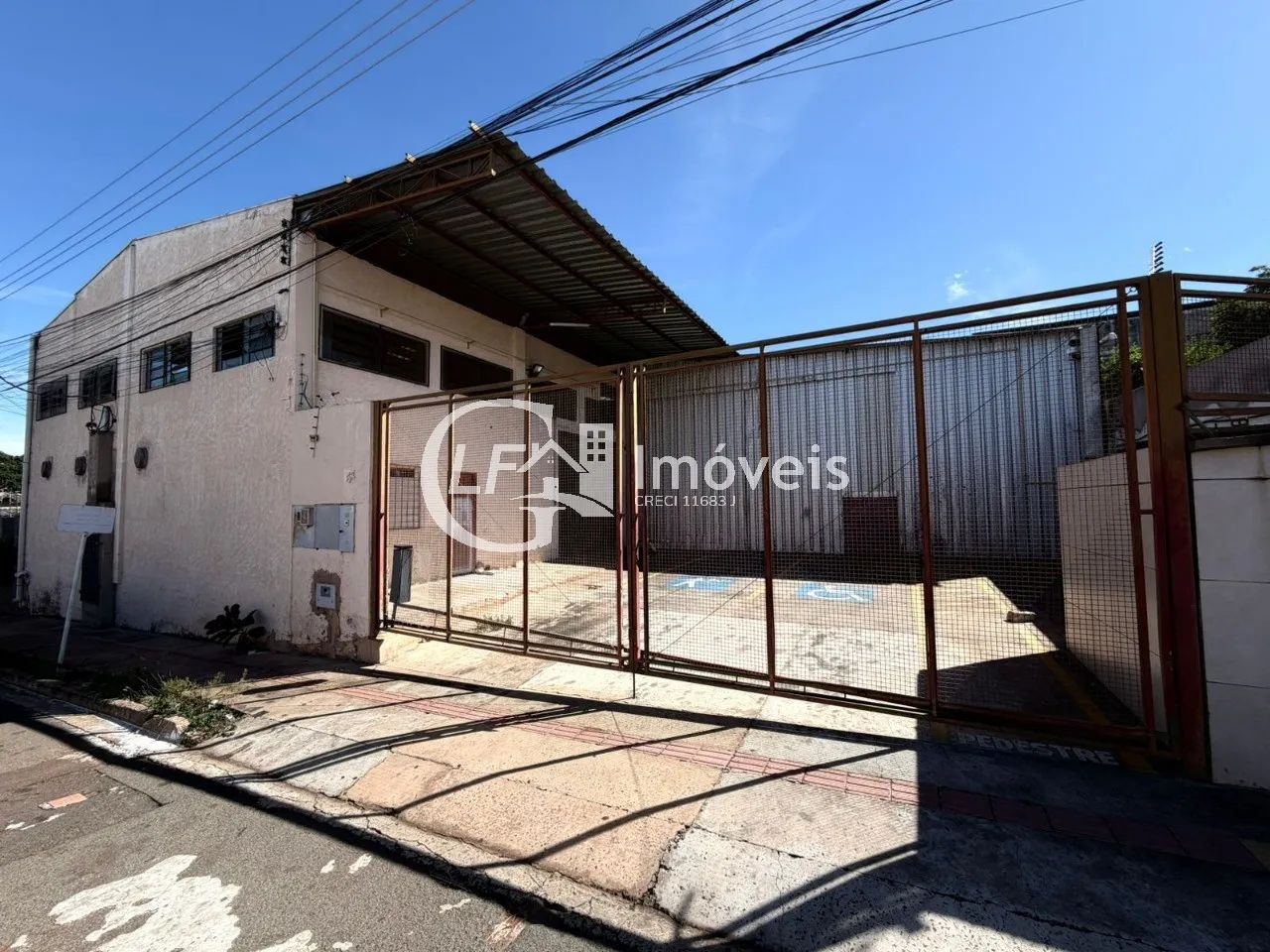 Barração Proximo ao COMPER IPE