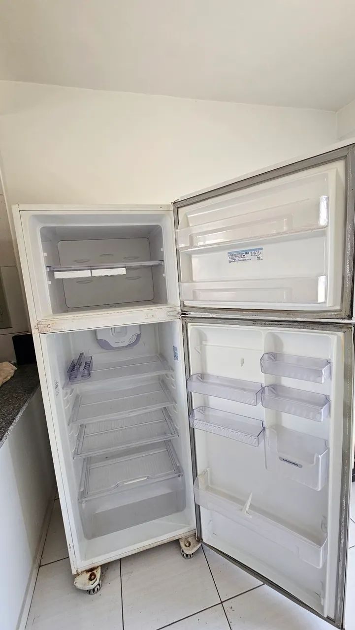 Geladeira Electrolux DC49A - 462 Litros - Funcionando - Foto 2