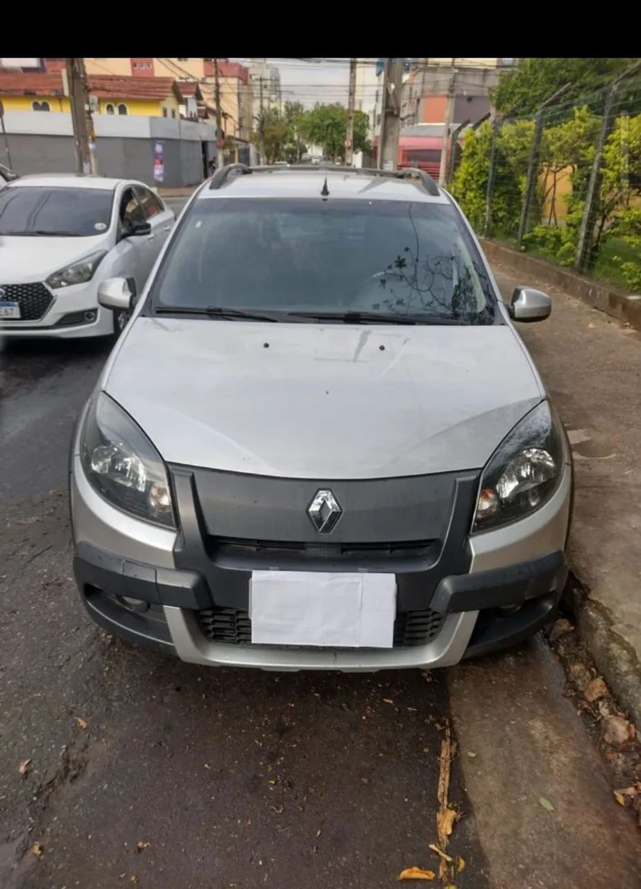 Vende-se carro completo revisado+ multimídia, sensor de ré e etc 