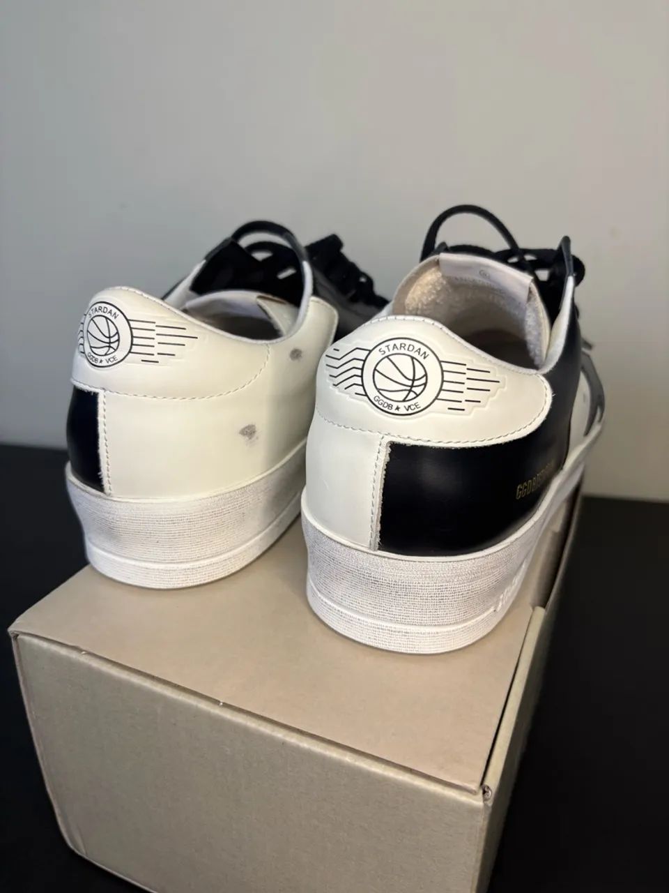 Golden Goose Stardan preto e branco  - Foto 4