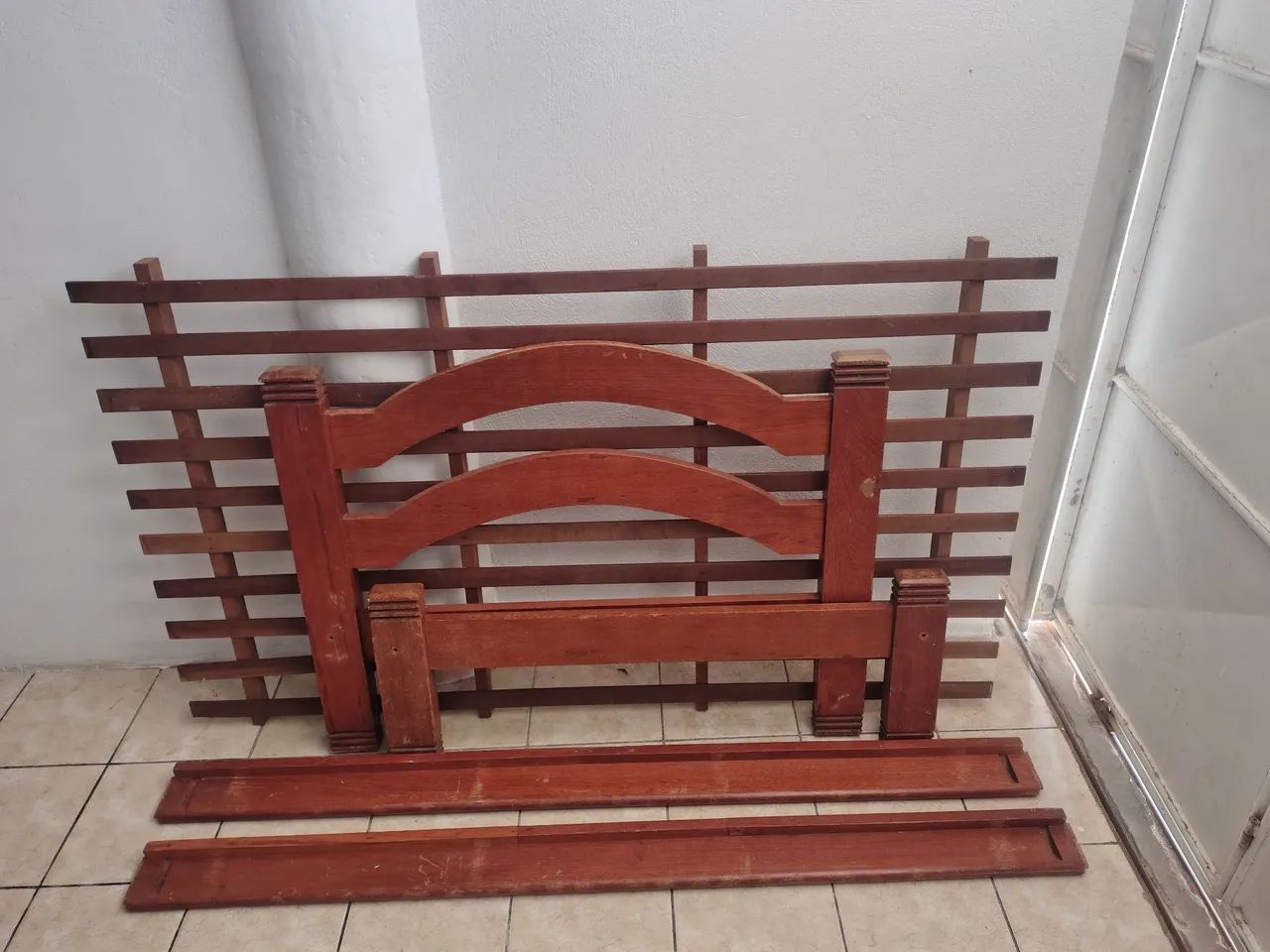 CAMA MADEIRA RUSTICA SOLTEIRÃO  - Foto 4