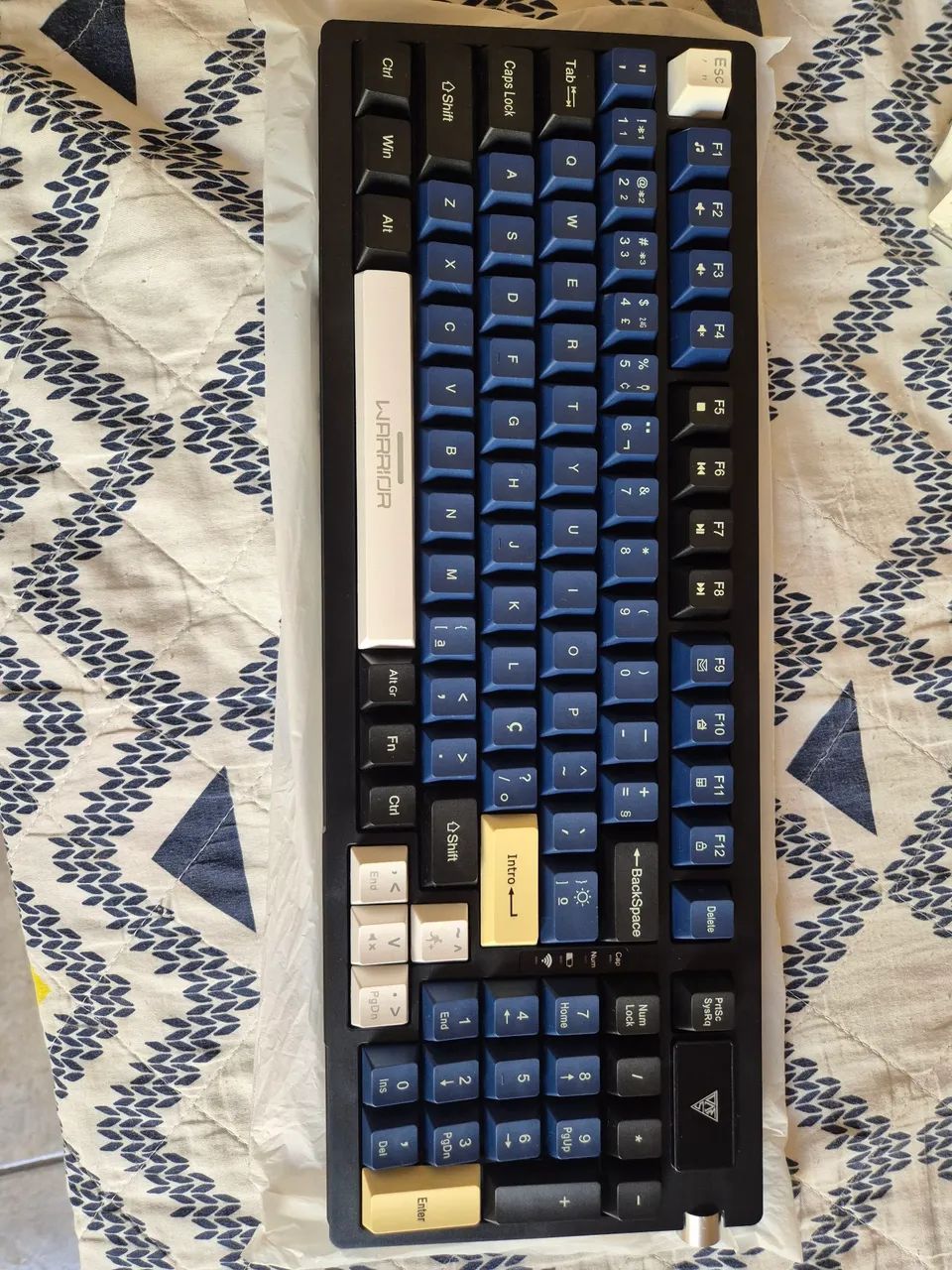 Teclado Bluetooth Hivento, 2.4GHz/usb/BT5.0