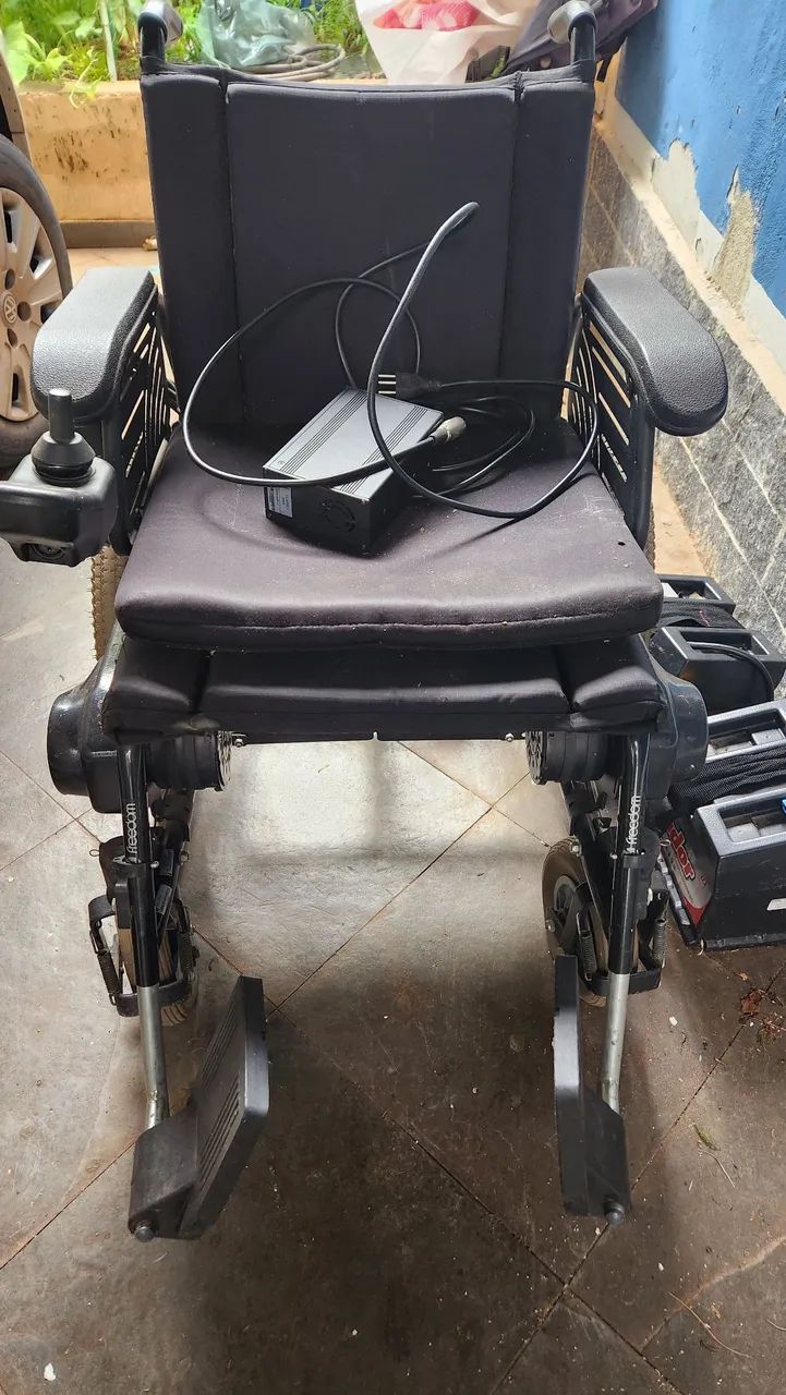Cadeira de rodas motorizada