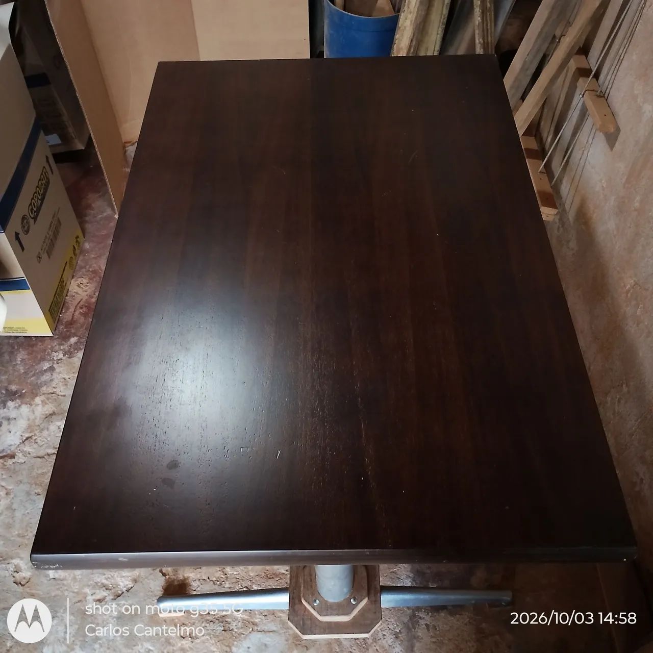 Mesa de madeira com pés de aluminio. - Foto 4