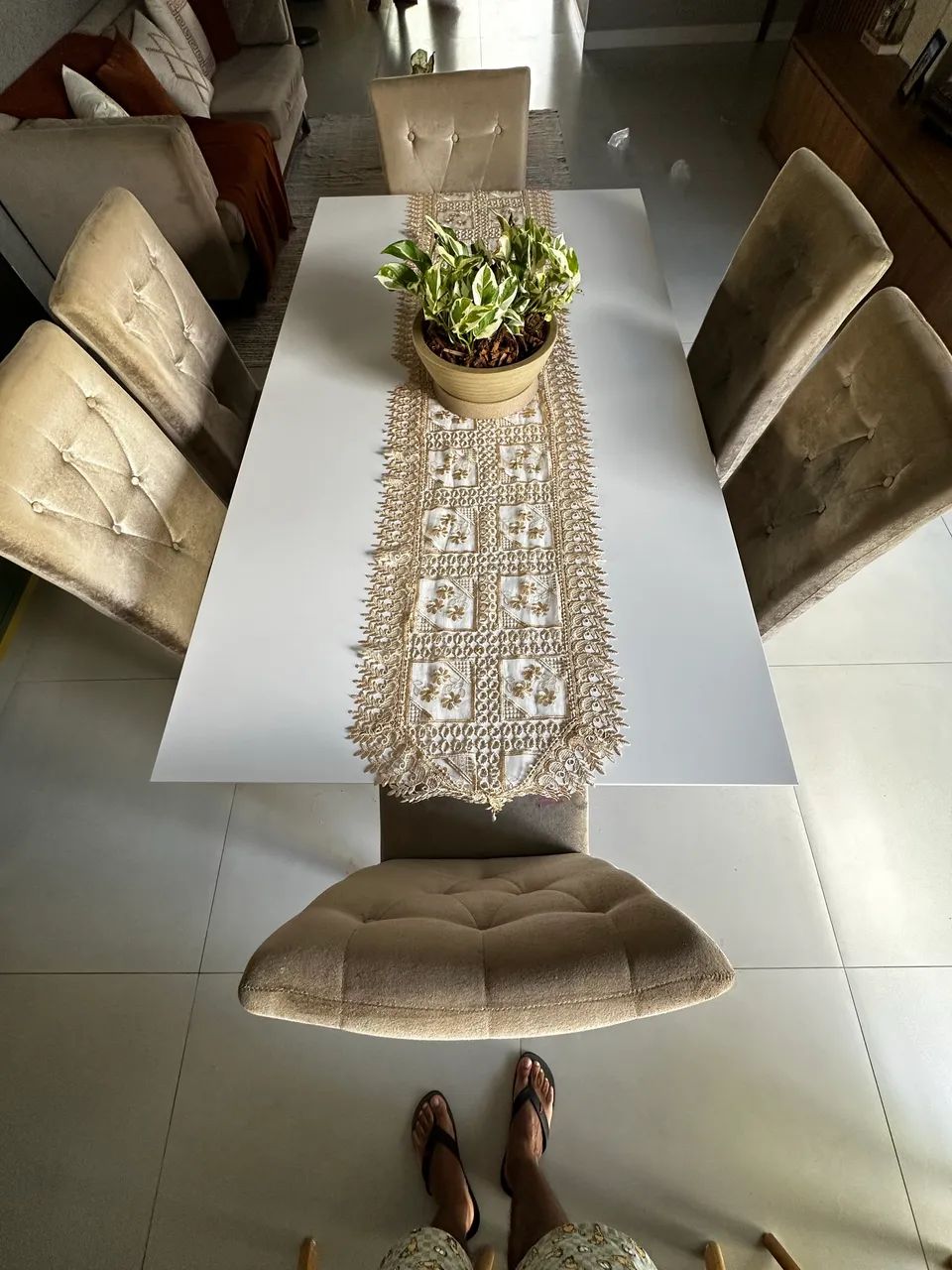 Jogo de Mesa de Jantar branco com 6 cadeiras