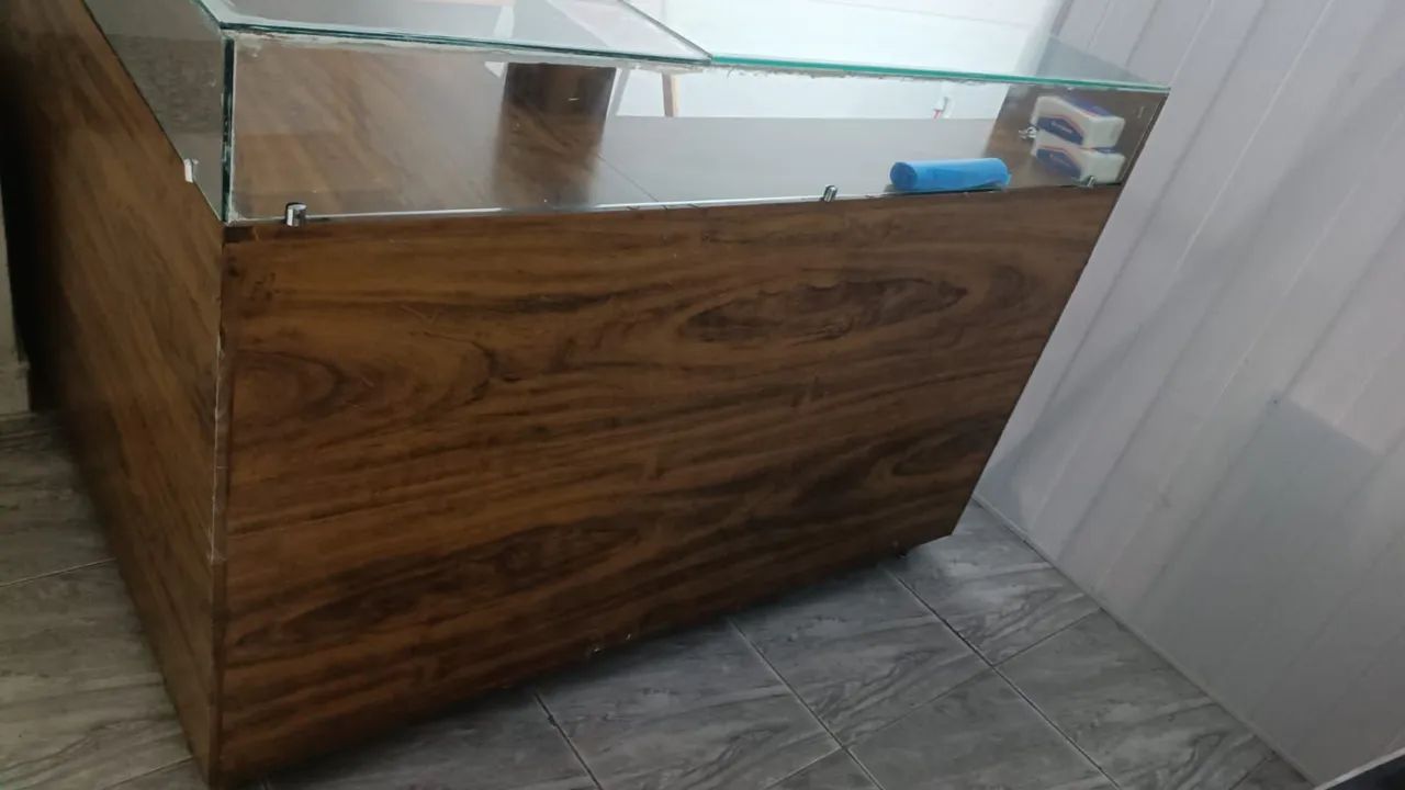 Vende-se balcão 100% MDF com vidro  - Foto 2