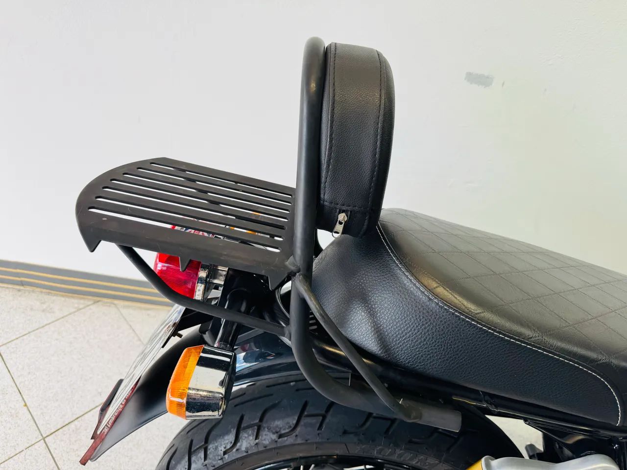 ROYAL ENFIELD INTERCEPTOR 650 - Foto 3