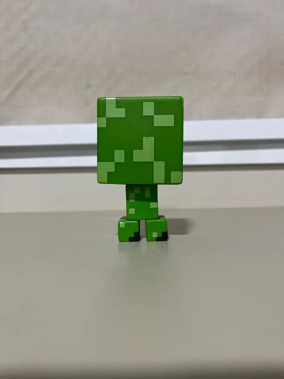 brinquedo minecraft creeper,mexe a cabeça,tronco e as pernas  - Foto 4