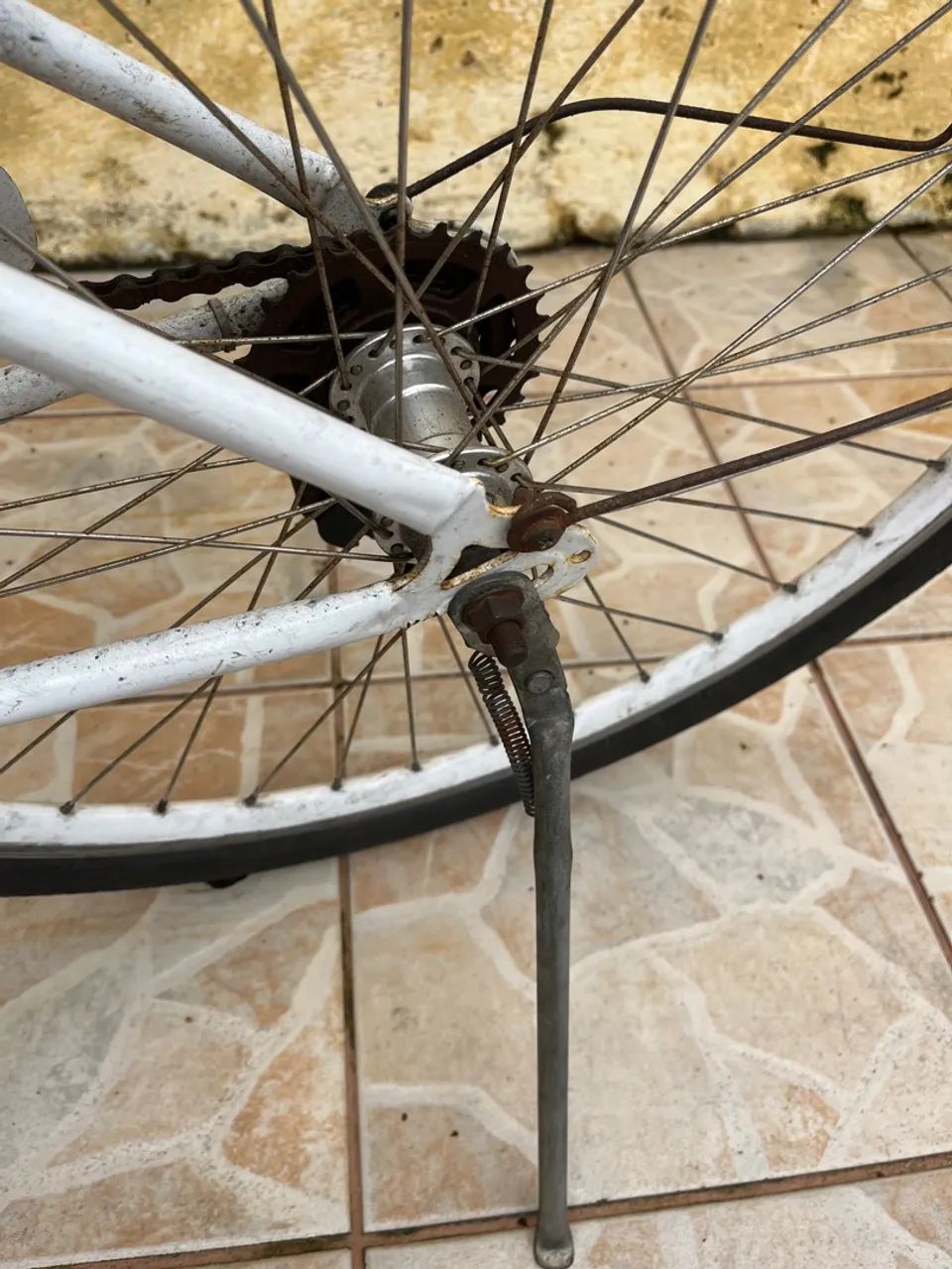 Bicicleta Urbana Blitz Aro 26 - Estilo Retrô, Branca com cadeado - Foto 4