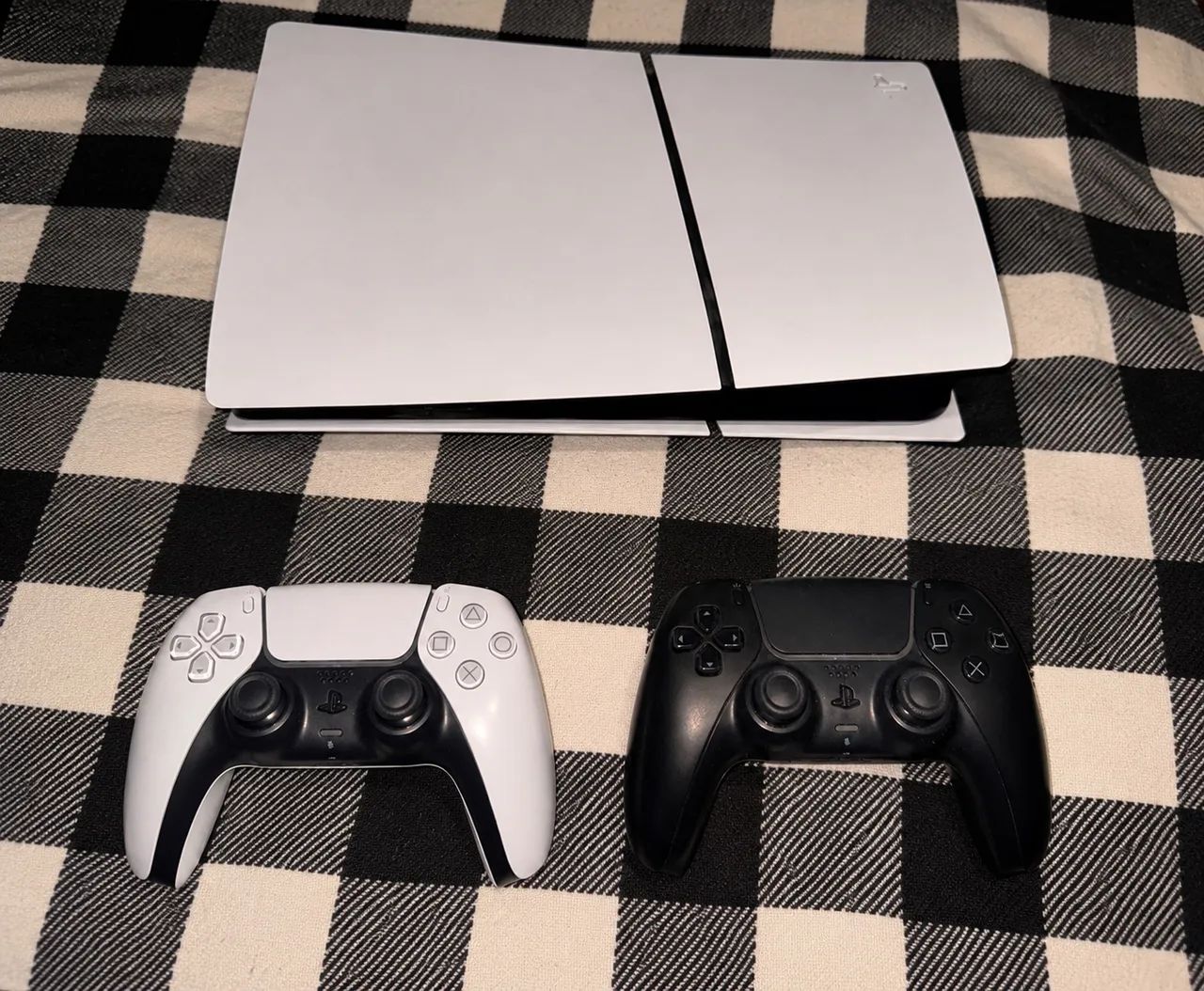Ps5 Digital Slim + 2 Controles