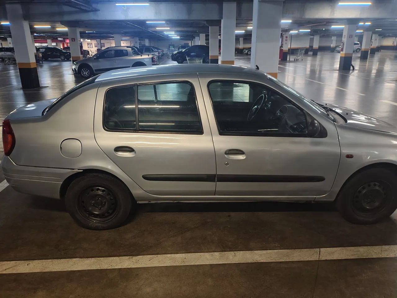 Renault Clio Rn/alize/expr./1.0 Hi-power 16V 5P 2001
