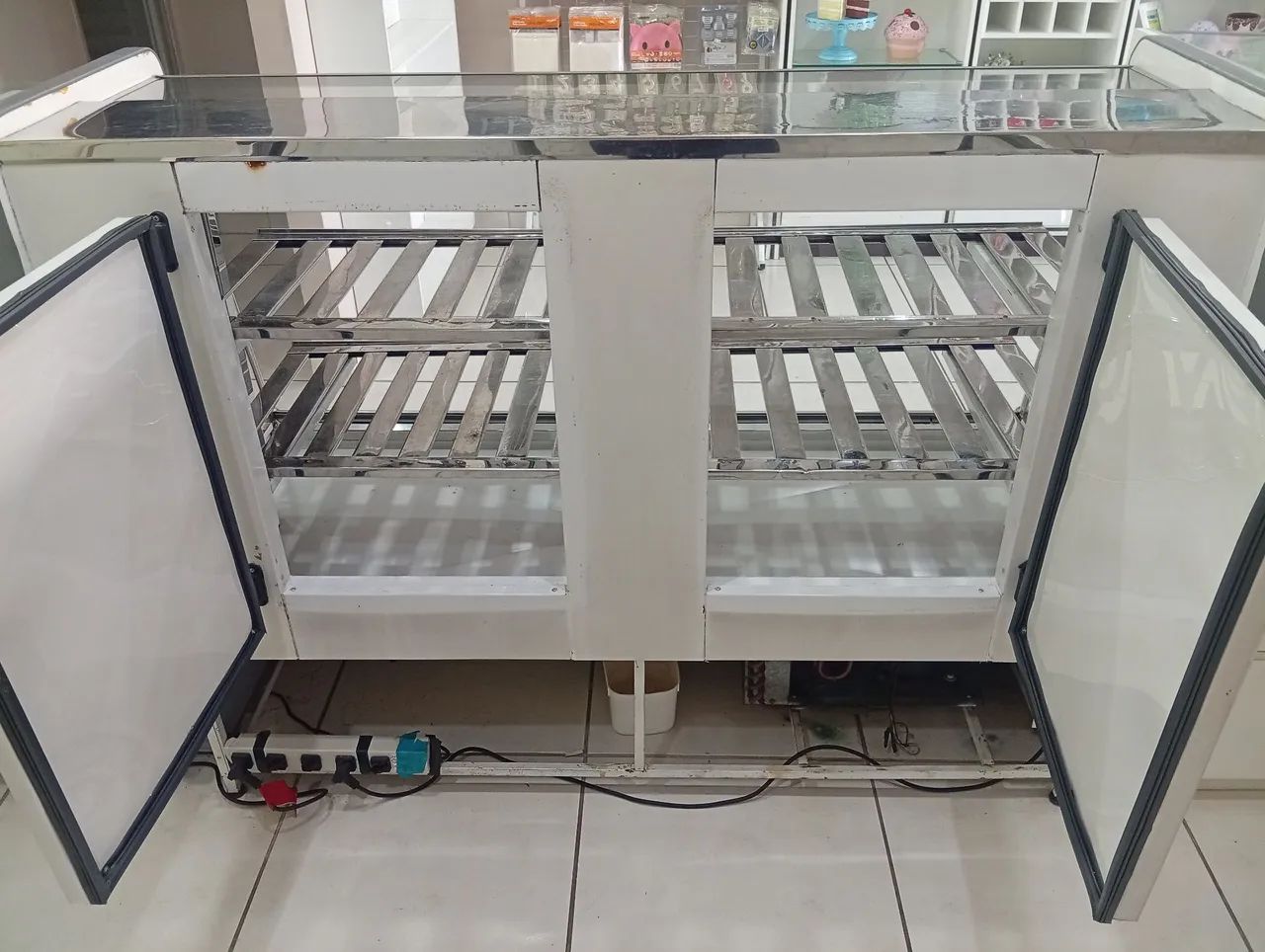 Balcão refrigerado ( 2 refrigerados e 1 seco)  - Foto 4