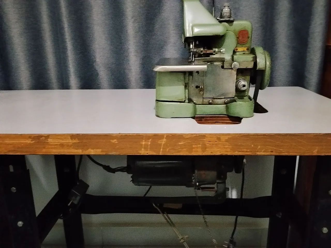Máquina Overlock - Foto 2